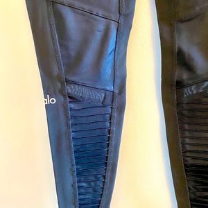 Alo Yoga leggings